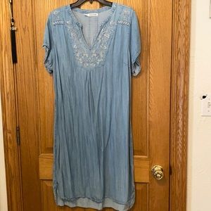 Embroidered chambray short sleeve shift